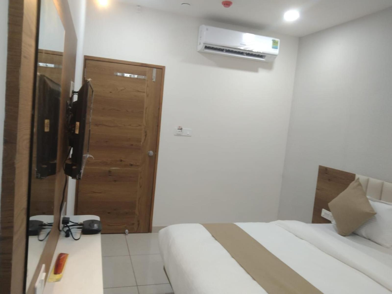 Hotel Md Residency Ānand Zewnętrze zdjęcie